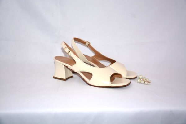 Sakura sandali donna color panna in pelle tacco 5