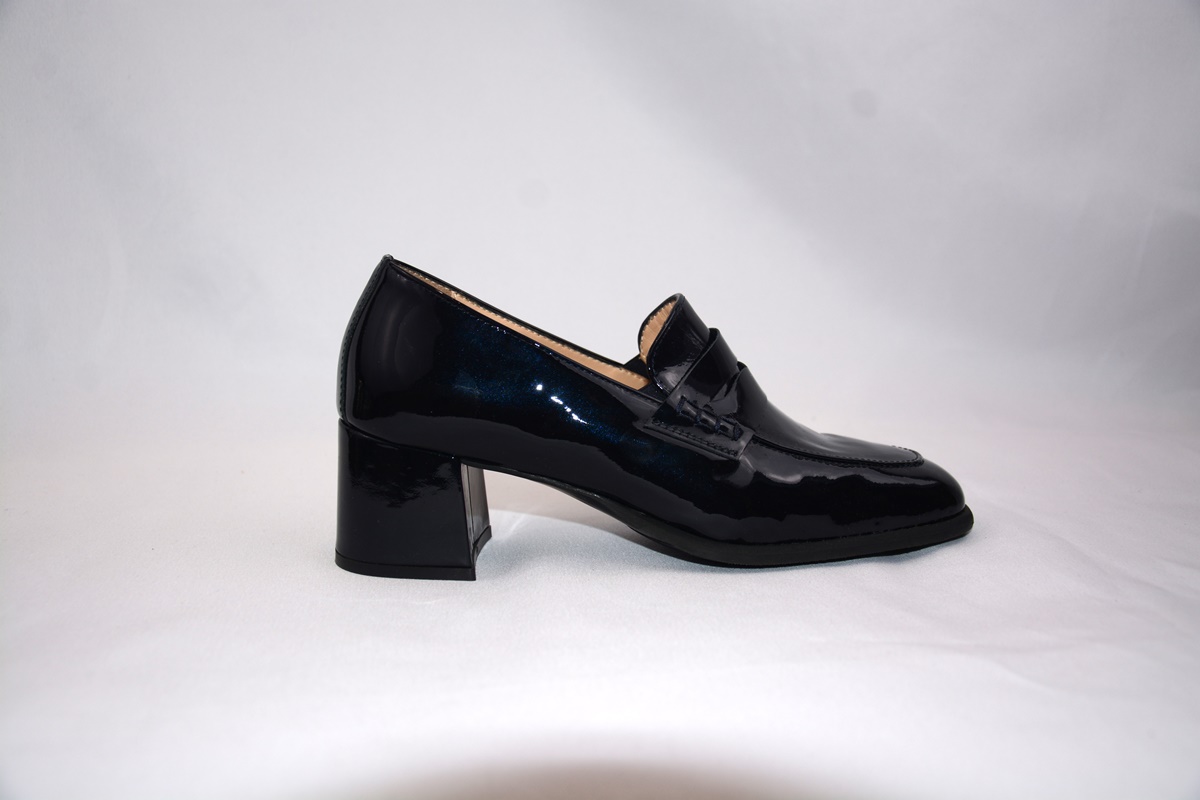 Mocassini in vernice blu tacco 5, realizzati artigianalmente!
