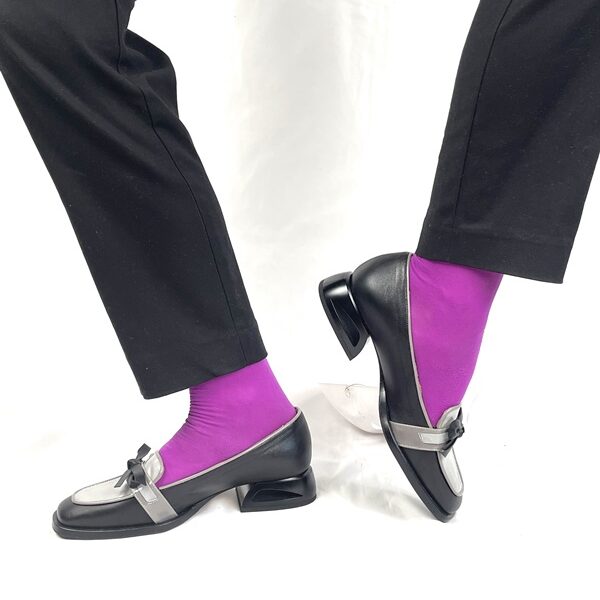 Mocassini neri in pelle artigianale con fiocco è un mix che fonde classe e comfort! Grazie alla vestibilità eccellente e ai dettagli unici! 