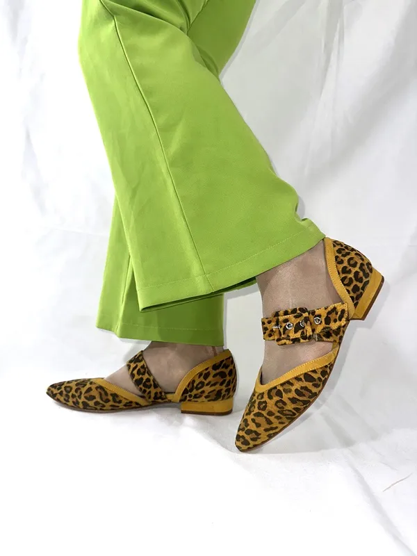Scarpe basse in pelle leopardata realizzate da una azienda marchigiana a conduzione familiare, specializzate di utilizzare le forme le cui le calzate sono eccezionalmente comode!
