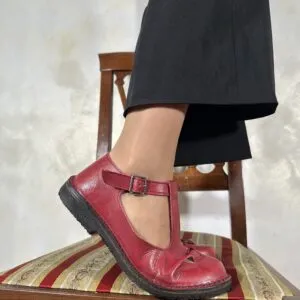 Scarpe bebe rosse in pelle con occhietti Beatrice artigianale